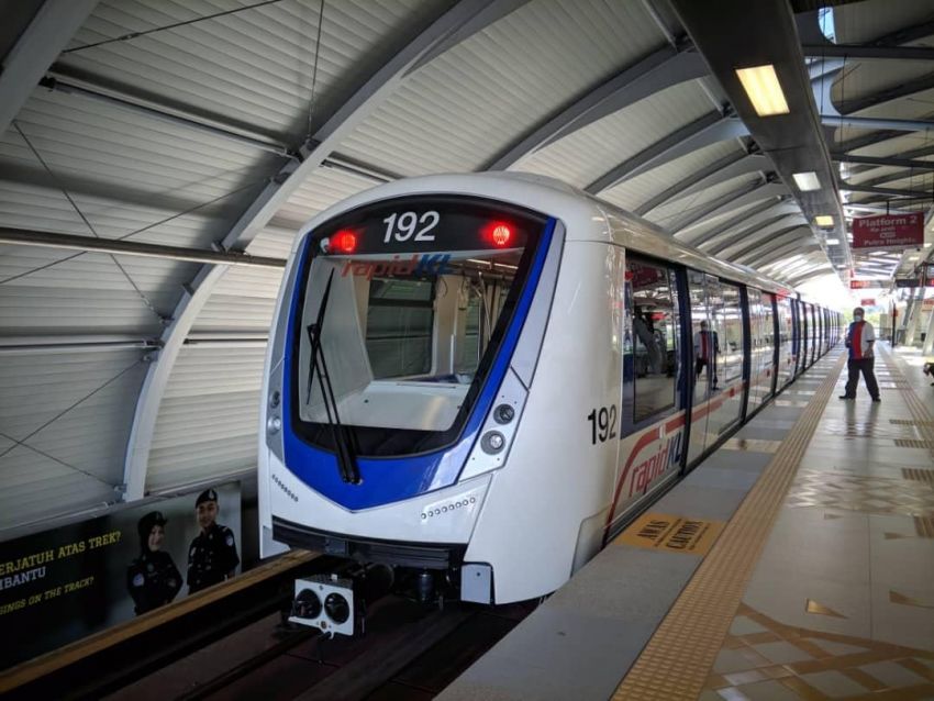 Perkhidmatan LRT mula guna tren baharu KLAV27 1312710