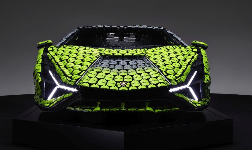 Lego Technic Lamborghini Sián FKP 37 goes full-sized – over 400,000 parts, 2,200 kg, 8,660 hours to complete 1304311