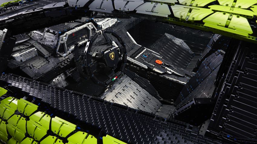 Lego Technic Lamborghini Sián FKP 37 goes full-sized – over 400,000 parts, 2,200 kg, 8,660 hours to complete 1304302