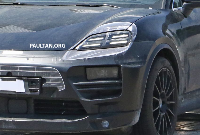 SPYSHOTS: Porsche Macan EV spotted, interior seen 1313543