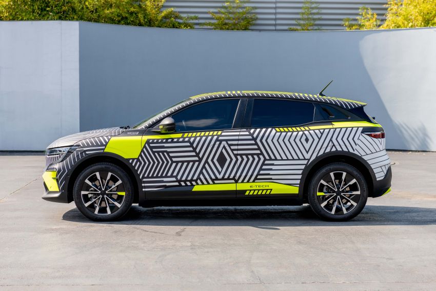 Renault Megane E-Tech Electric pre-production car shown; 217 hp motor, 60 kWh battery; 450 km range 1304214