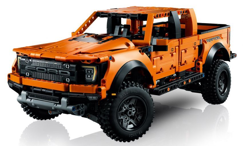 Ford F-150 Raptor oleh Lego Technic tampil — 1,379 bahagian, enjin V6 dengan omboh bergerak, suspensi 1315308