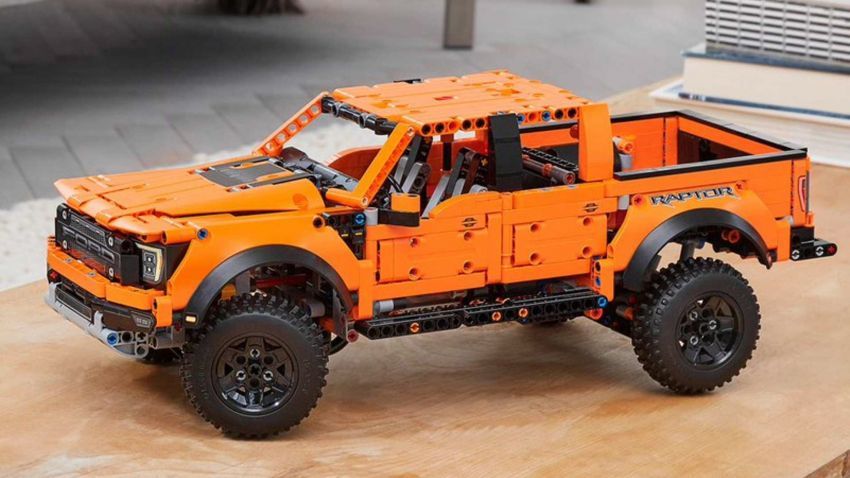 Ford F-150 Raptor oleh Lego Technic tampil — 1,379 bahagian, enjin V6 dengan omboh bergerak, suspensi 1315310