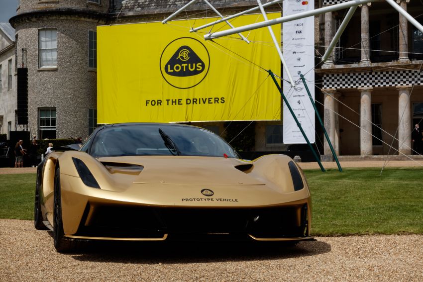 Lotus Emira makes dynamic debut at Goodwood fest 1318079