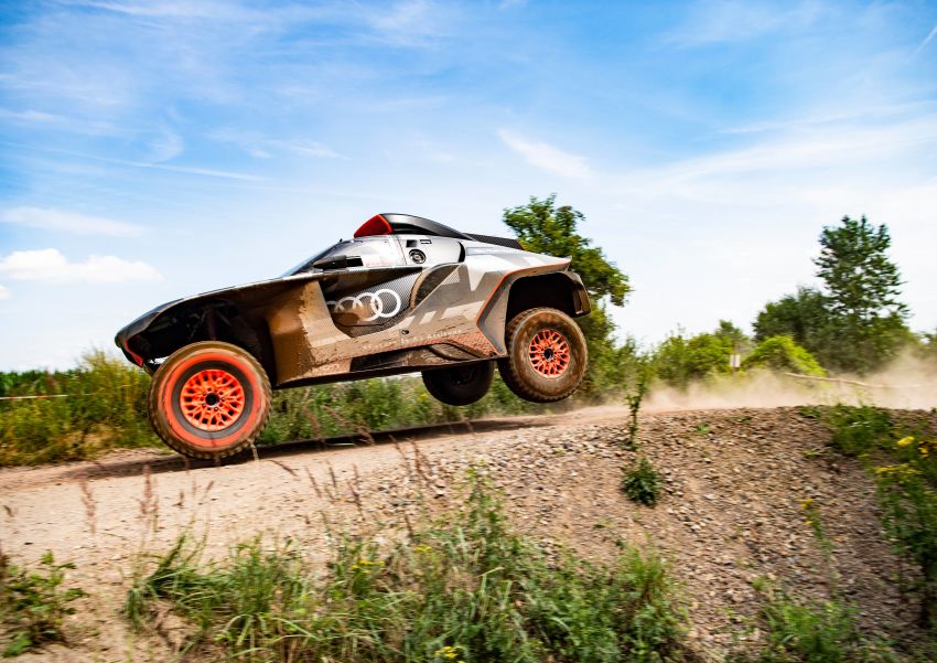 Audi RS Q e-tron – twin motor electric off-roader, TFSI engine to recharge battery; to race in 2022 Dakar Rally 1322860
