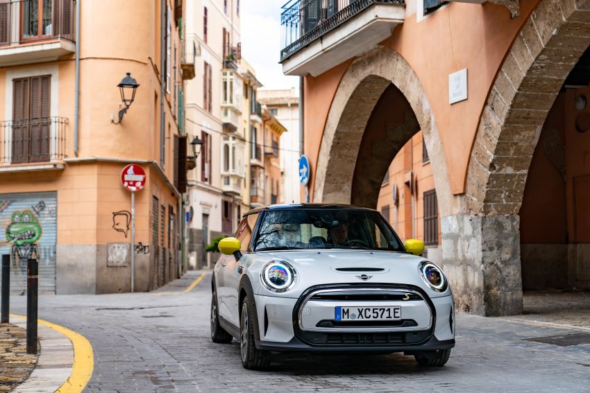 MINI sold 157,799 vehicles globally in 1H 2021 – 15% of them were electrified; over 30k Cooper SE sold to date 1319266