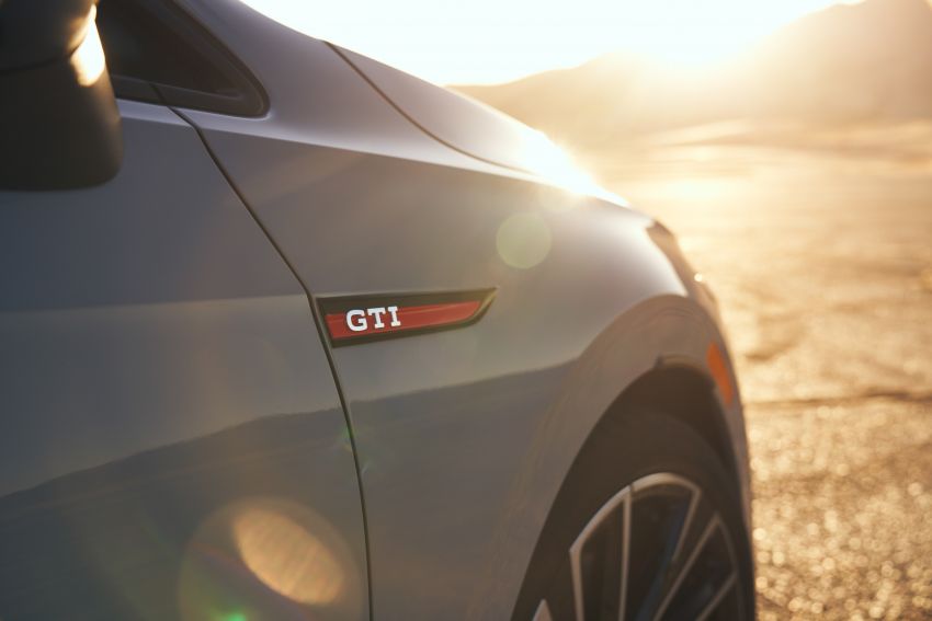 2022 Volkswagen Golf GTI and Golf R Mk8 launched in the US – up to 315 hp; manual and DSG; from RM124k 1319734