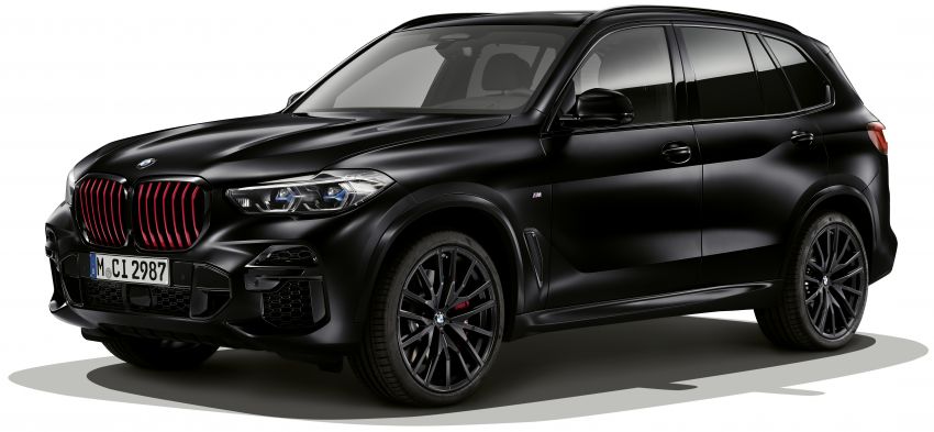 G05 BMW X5, G06 X6 Black Vermillion editions debut with red grilles; matte black G07 X7 edition also shown 1318367