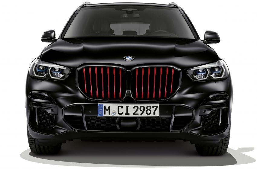 G05 BMW X5, G06 X6 Black Vermillion editions debut with red grilles; matte black G07 X7 edition also shown 1318370