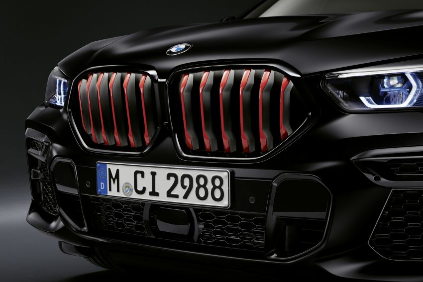 G05 BMW X5, G06 X6 Black Vermillion editions debut with red grilles; matte black G07 X7 edition also shown 1318363