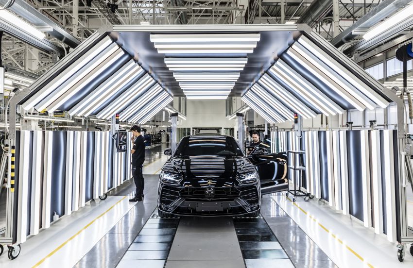 Lamborghini Urus reaches 15,000th unit milestone in three years – a new production record for the company Image #1321166