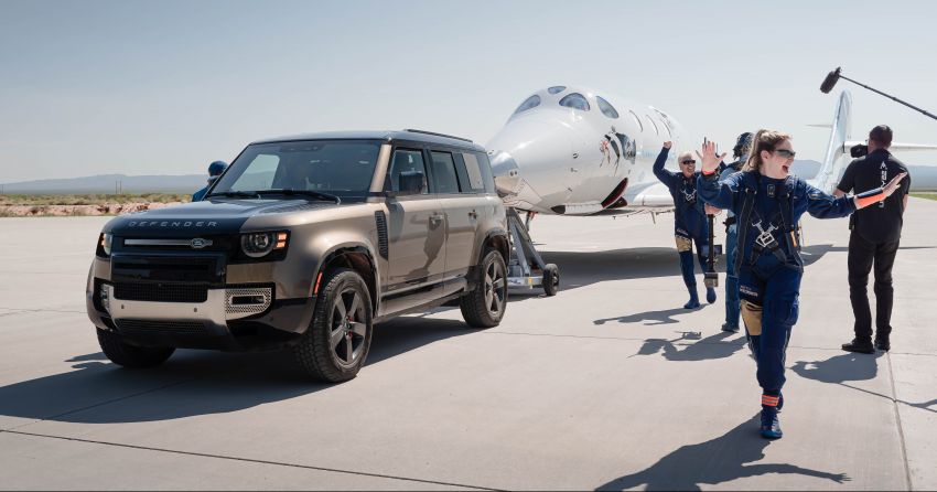 Land Rover Defender 110 and Range Rover Astronaut Edition support Virgin Galactic’s maiden space flight 1318508