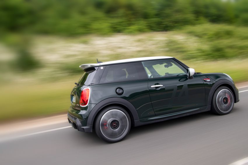 MINI Anniversary Edition dikeluarkan sempena sambut ulang tahun Mini Cooper asal – 740 unit sahaja 1320729