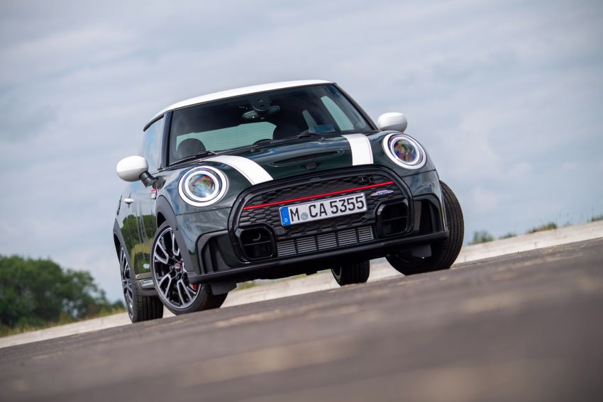 MINI Anniversary Edition dikeluarkan sempena sambut ulang tahun Mini Cooper asal – 740 unit sahaja 1320752