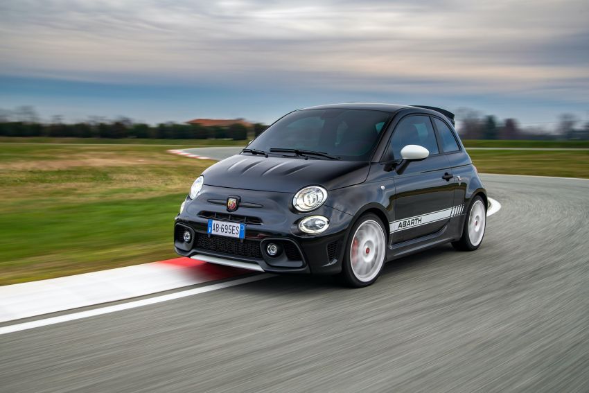 Abarth 695 Esseesse debuts – lighter with bespoke styling; 180 PS 1.4L turbo engine; limited to 1,390 units 1315408