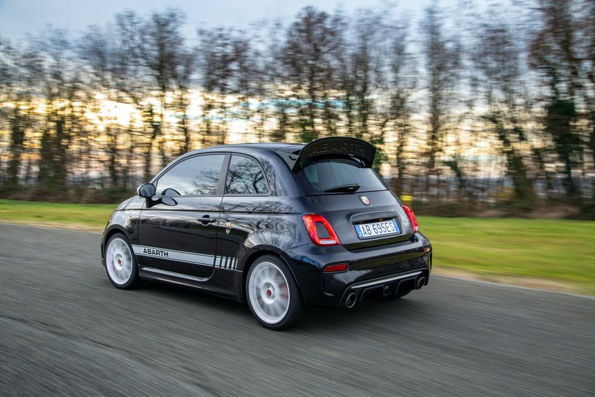Abarth 695 Esseesse debuts – lighter with bespoke styling; 180 PS 1.4L turbo engine; limited to 1,390 units 1315424