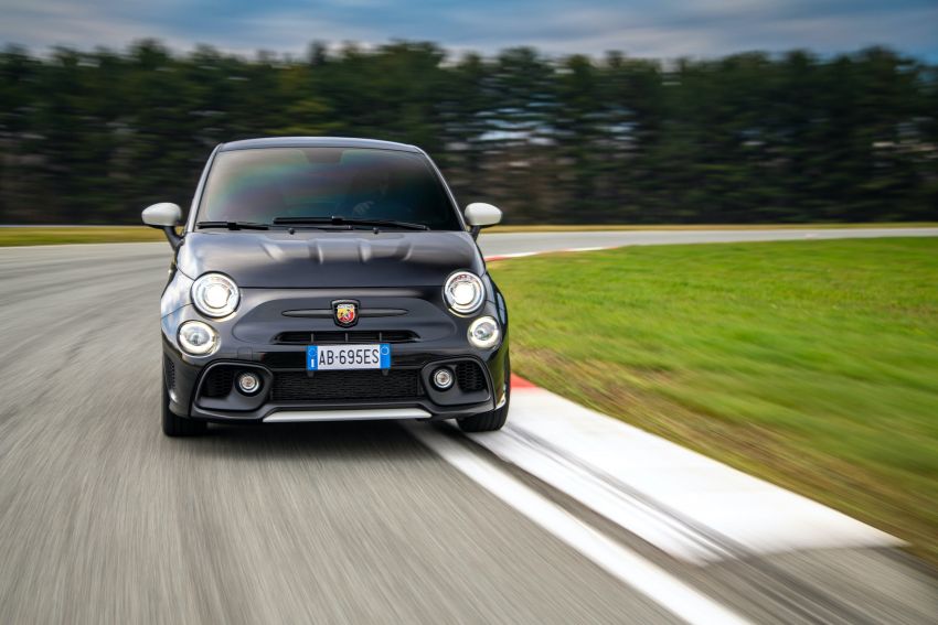 Abarth 695 Esseesse debuts – lighter with bespoke styling; 180 PS 1.4L turbo engine; limited to 1,390 units 1315428