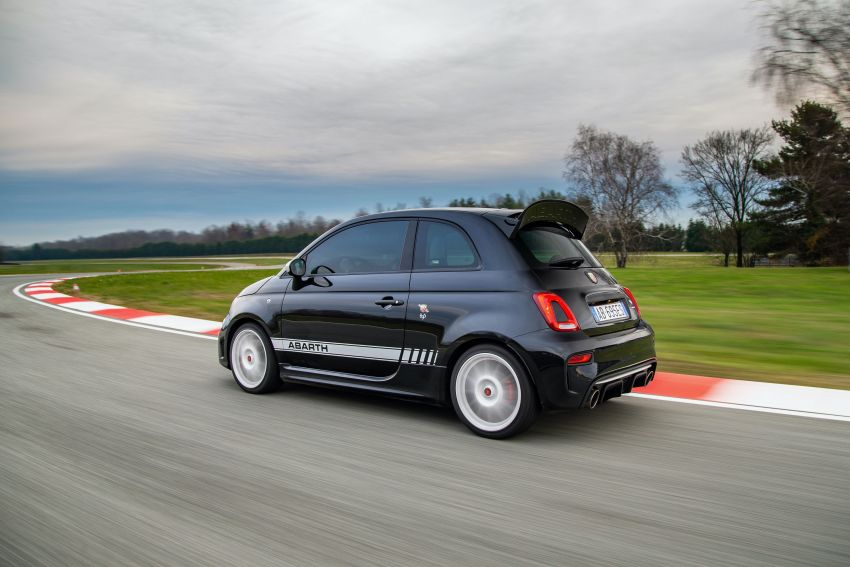 Abarth 695 Esseesse debuts – lighter with bespoke styling; 180 PS 1.4L turbo engine; limited to 1,390 units 1315412