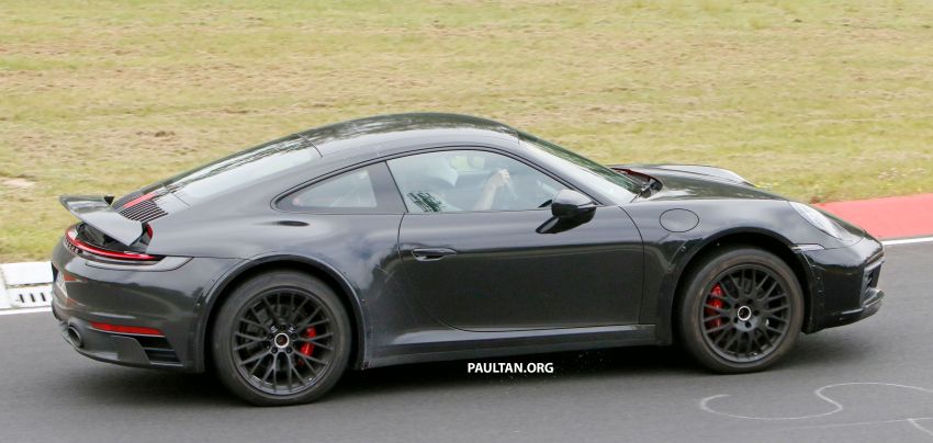 SPYSHOTS: Porsche 911 ‘Safari’ seen testing on track 1318183