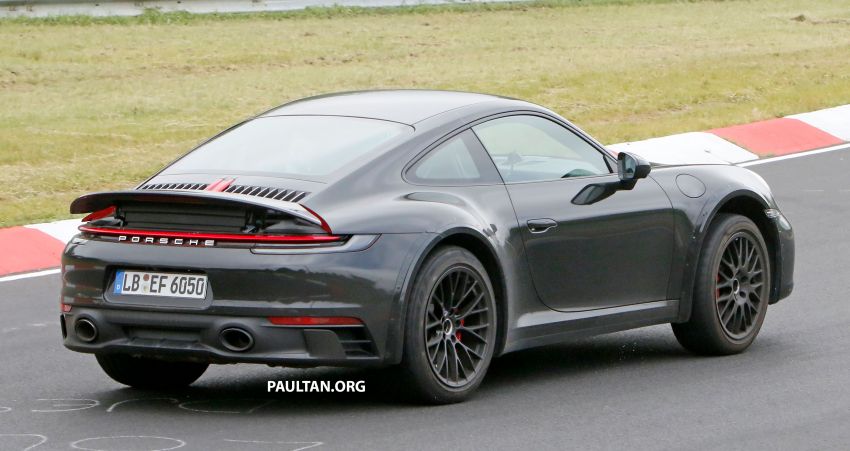 SPYSHOTS: Porsche 911 ‘Safari’ seen testing on track 1318185