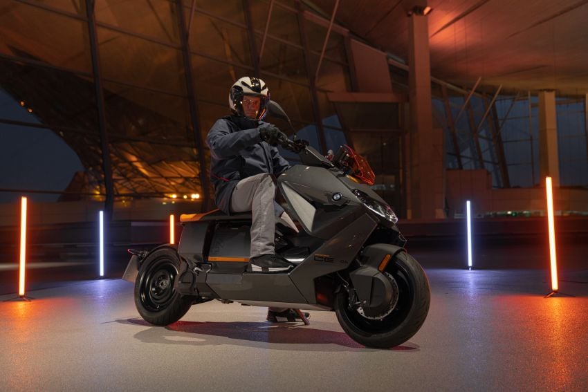 2021 BMW Motorrad CE04 e-scooter with 42 hp motor 1316429