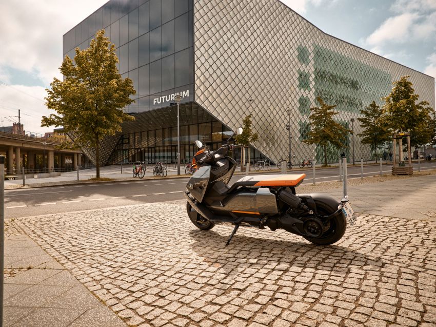 2021 BMW Motorrad CE04 e-scooter with 42 hp motor Image #1316449