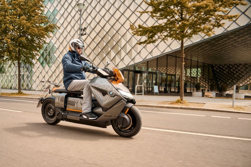 2021 BMW Motorrad CE04 e-scooter with 42 hp motor 1316456