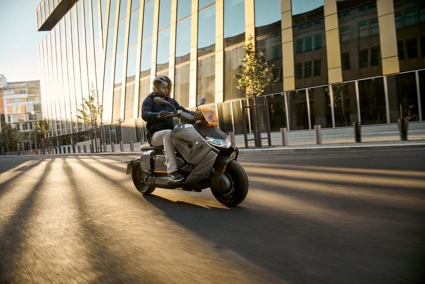 2021 BMW Motorrad CE04 e-scooter with 42 hp motor 1316465