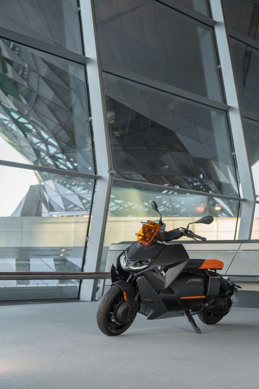 2021 BMW Motorrad CE04 e-scooter with 42 hp motor 1316484