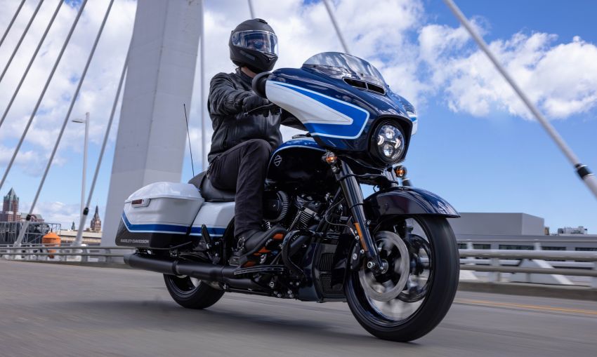 2021 Harley-Davidson Street Glide Special in Artic Blast Limited Edition paint, only 500 worldwide 1332068