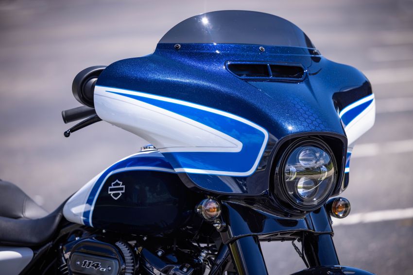 2021 Harley-Davidson Street Glide Special in Artic Blast Limited Edition paint, only 500 worldwide 1332071
