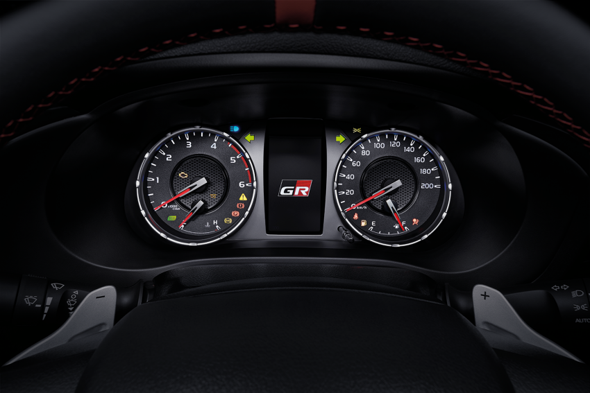 Toyota Hilux GR Sport dilancarkan di Thailand – ada versi <em>low-rider</em>, harga bermula RM113k, enjin 2.8L 1335426