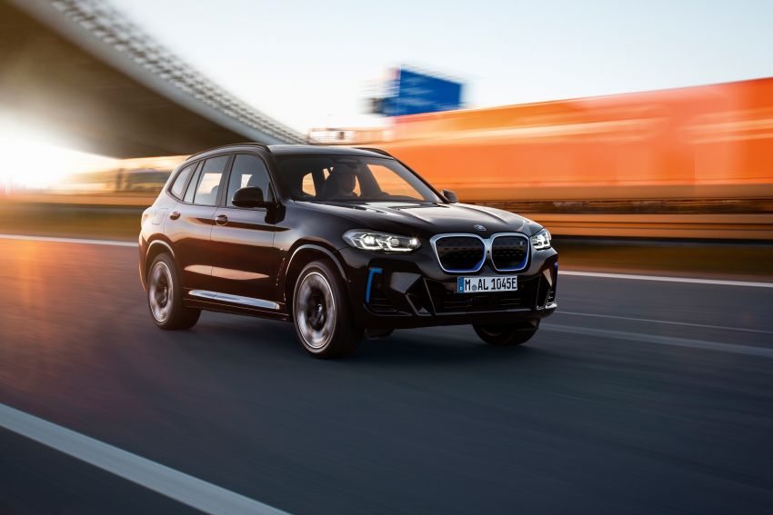 BMW iX3 G08 facelift 2022 didedah – pakej M Sport dan BMW Driving Assistant Professional diberi terus Image #1329098