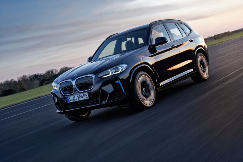 BMW iX3 G08 facelift 2022 didedah – pakej M Sport dan BMW Driving Assistant Professional diberi terus Image #1329101
