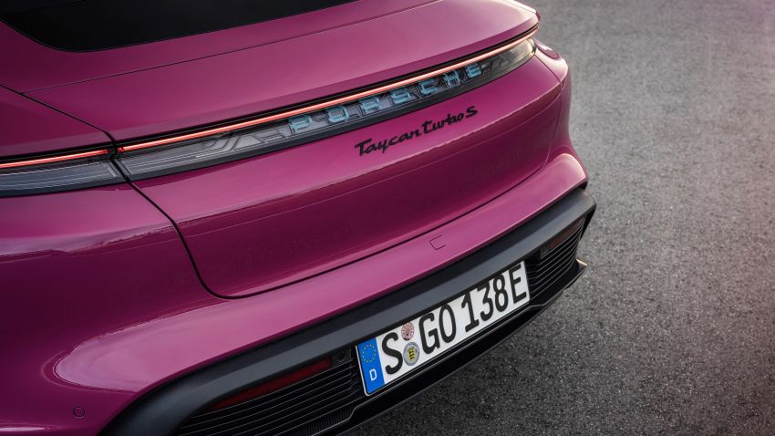 Porsche Taycan 2022 – model kemaskini dengan jarak gerak lebih jauh, caj lebih cepat dan pelbagai lagi 1335846