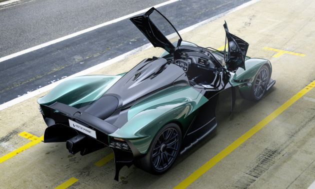 Aston Martin Valkyrie Spider – 1155 PS V12 hybrid, VMax over 350 km/h; 85-unit limited run from 2H 2022