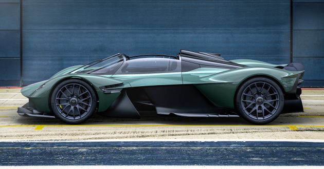 Aston Martin Valkyrie Spider – 1155 PS V12 hybrid, VMax over 350 km/h; 85-unit limited run from 2H 2022