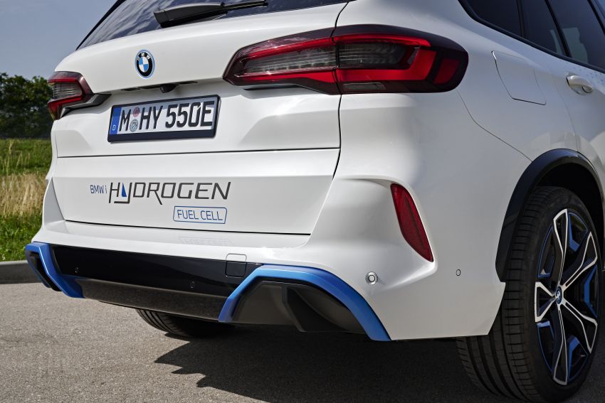BMW iX5 Hydrogen fuel-cell EV to be shown at IAA Mobility 2021 in Munich; up to 374 hp in peak output 1332322