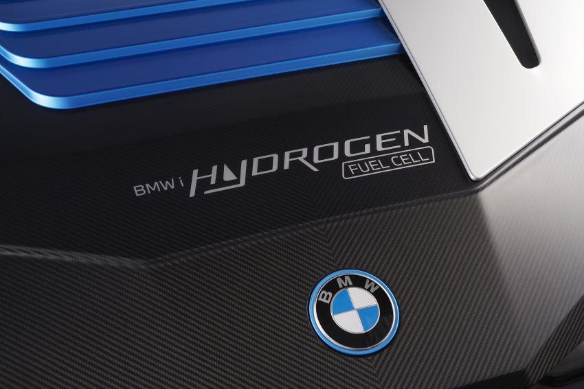 BMW iX5 Hydrogen fuel-cell EV to be shown at IAA Mobility 2021 in Munich; up to 374 hp in peak output 1332326