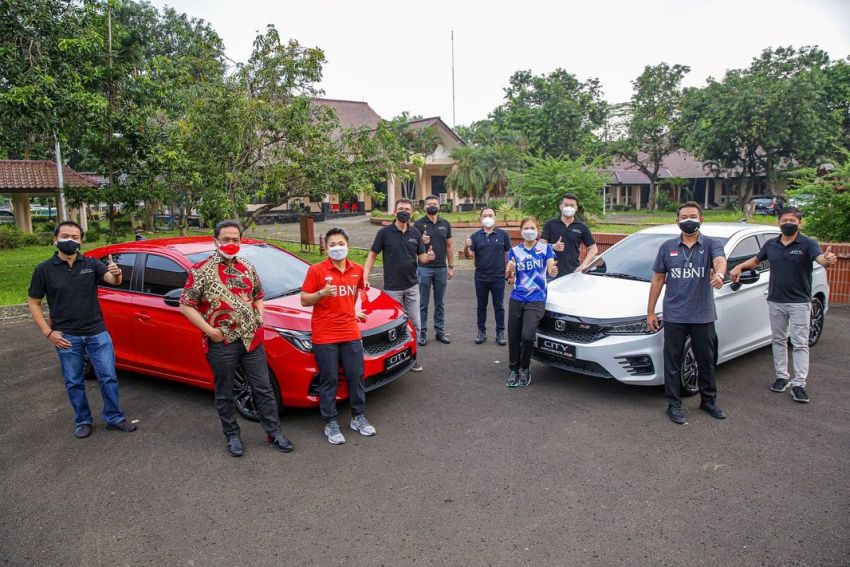 Honda Indonesia gifts City Hatchback RS to Olympic badminton gold medallists Apriyani and Greysia 1332848