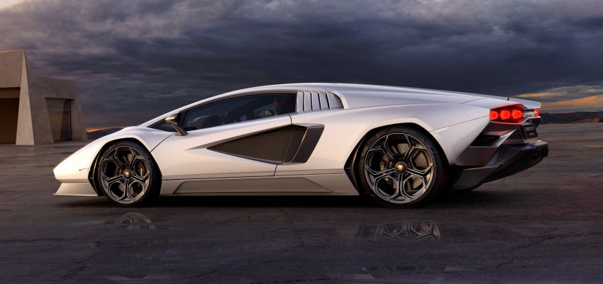 Lamborghini Countach LPI 800-4 debuts – an icon reborn with an 814 PS hybrid powertrain; just 112 units Image #1330628