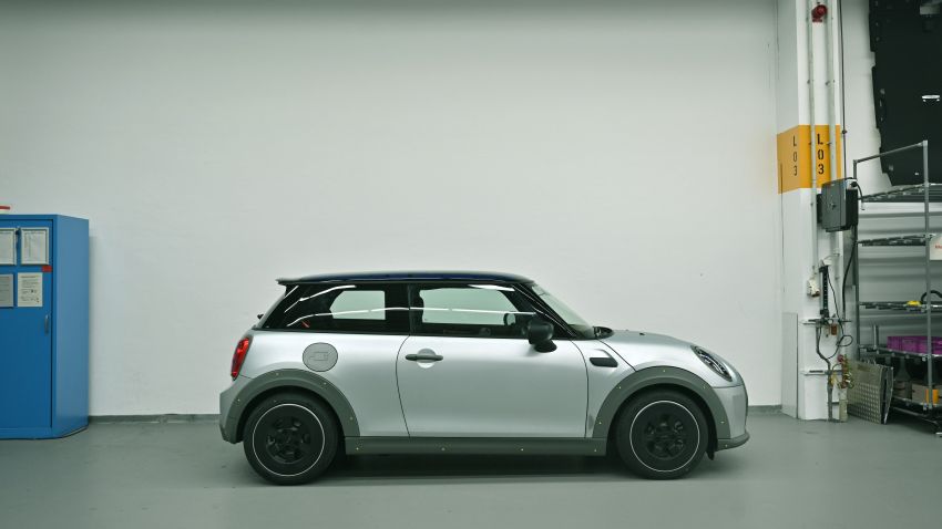 MINI Strip revealed as a pared-back Cooper SE by Paul Smith – sustainable materials and a simplified cabin 1330844