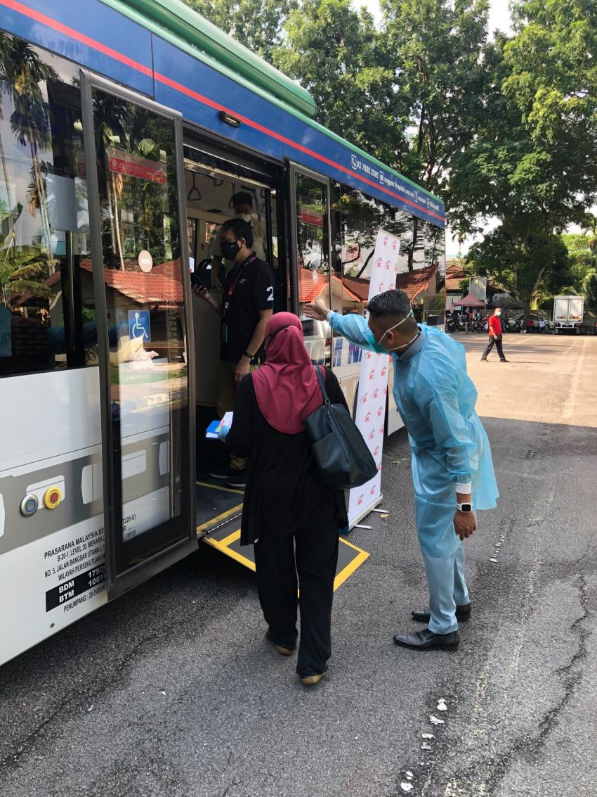 MRT feeder buses used as Covid-19 mobile vaccination stations for the Orang Asli community 1329800