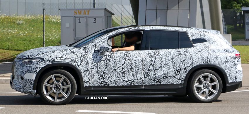 SPIED: Mercedes-Benz EQS SUV in production body 1329862