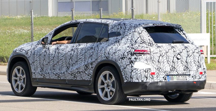 SPIED: Mercedes-Benz EQS SUV in production body 1329866