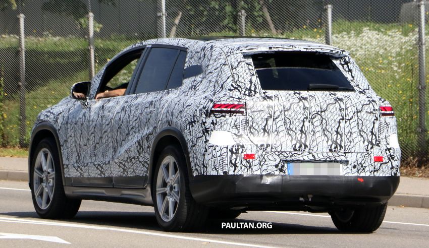 SPIED: Mercedes-Benz EQS SUV in production body 1329867