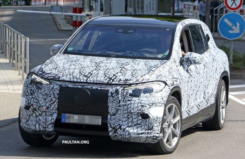 SPIED: Mercedes-Benz EQS SUV in production body 1329855