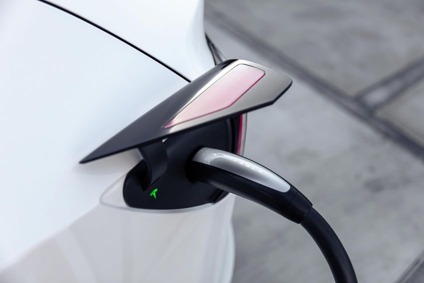 EV survey: owners want free and fast public chargers 1334803