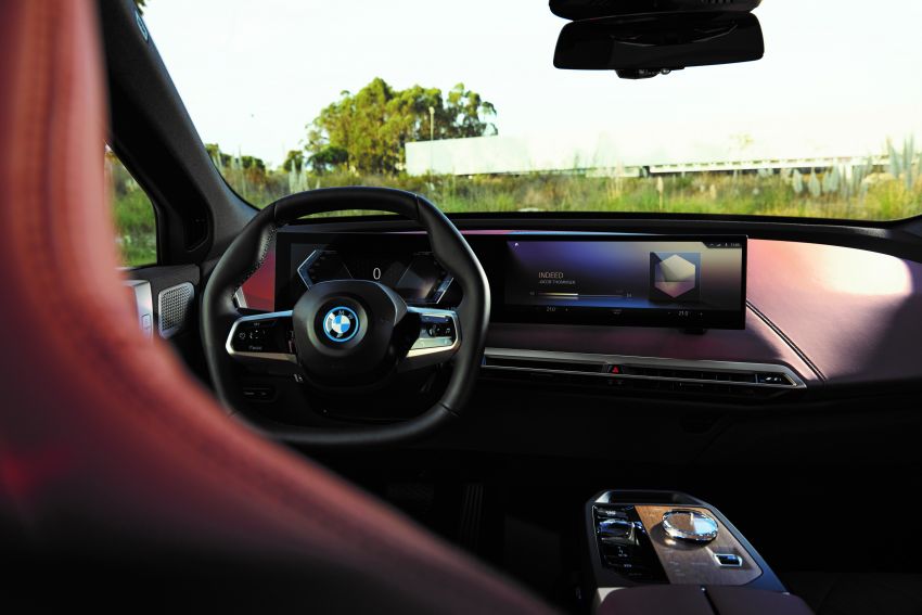 BMW iX xDrive40 dilancarkan di Malaysia – CBU, 322 hp dan 630 Nm, jarak 425 km, harga dari RM420k Image #1336058