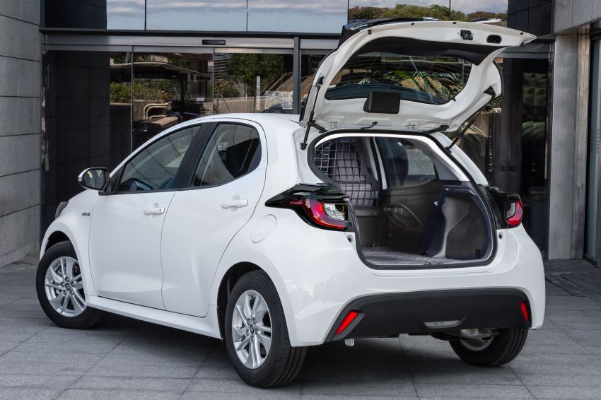 Toyota Yaris ECOVan – hatchback penumpang diubah kepada kenderaan komersial, ruang barang 720 liter 1325508
